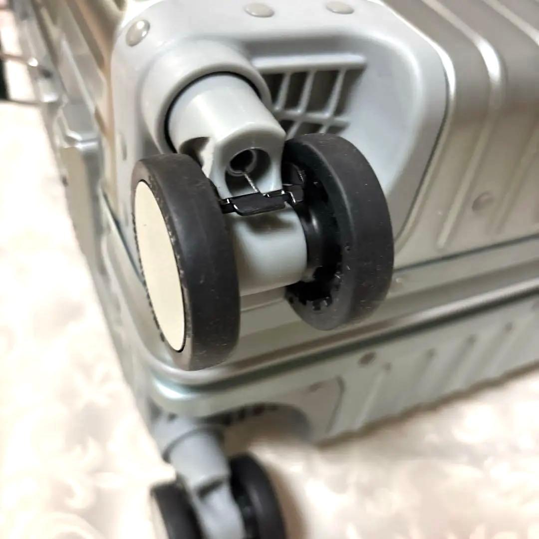 美品　innovator inv1811 stp COOL GRAY 36L