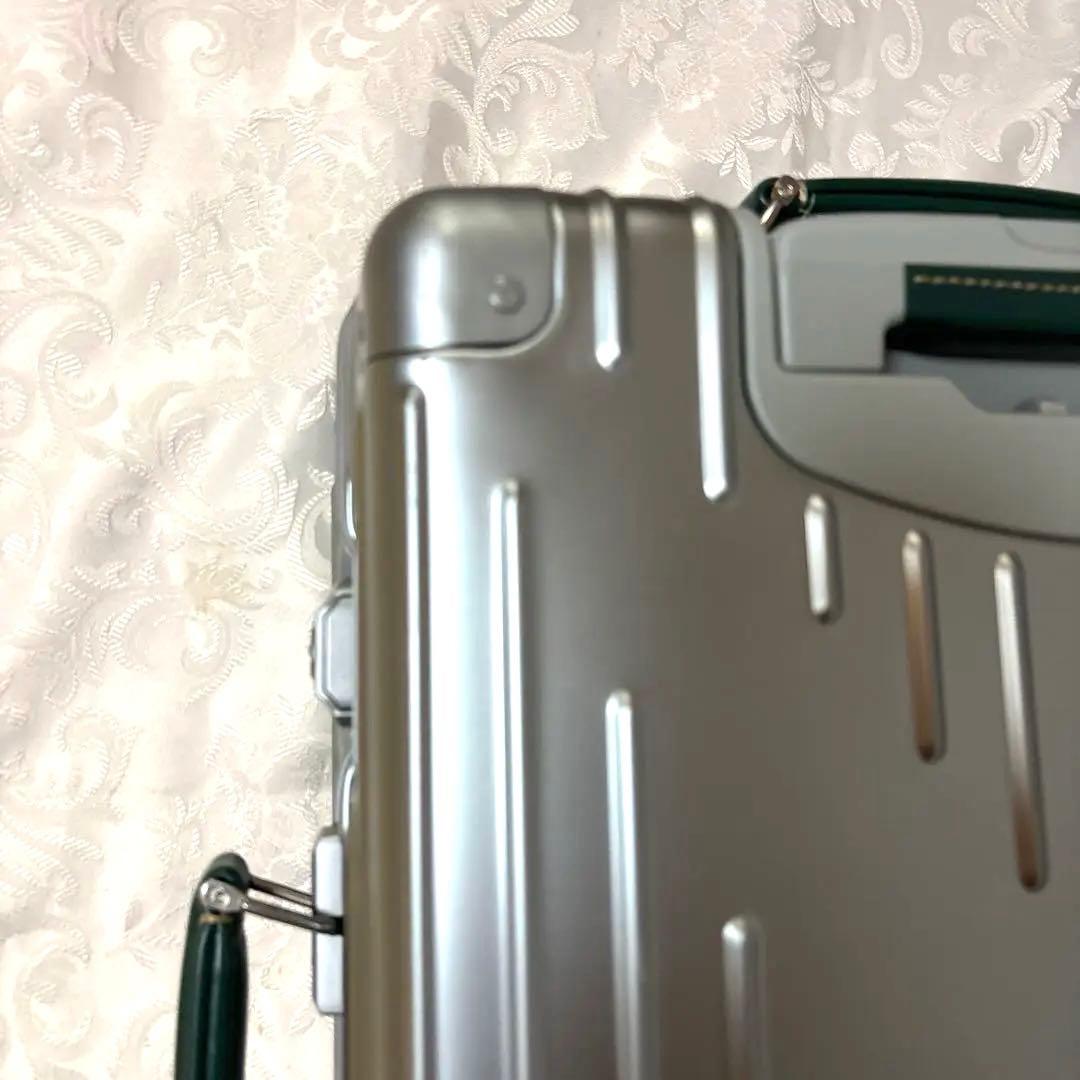 美品　innovator inv1811 stp COOL GRAY 36L