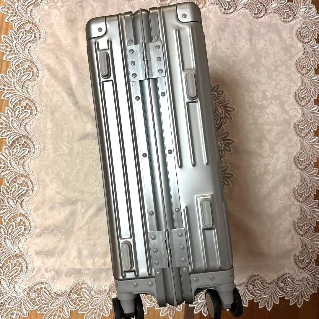 美品　innovator inv1811 stp COOL GRAY 36L