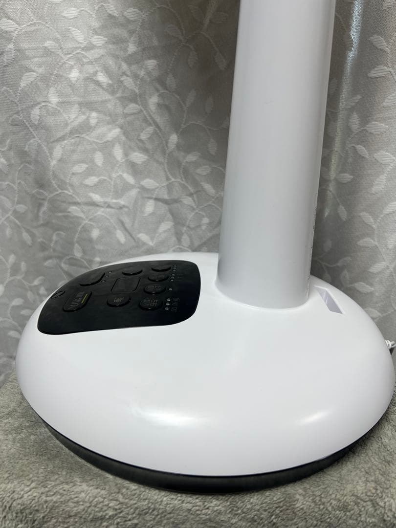 【美品】アイリスオーヤマ サーキュレーター扇風機 KSF-DC181T-W