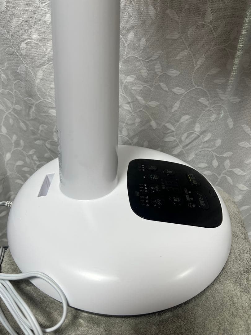 【美品】アイリスオーヤマ サーキュレーター扇風機 KSF-DC181T-W