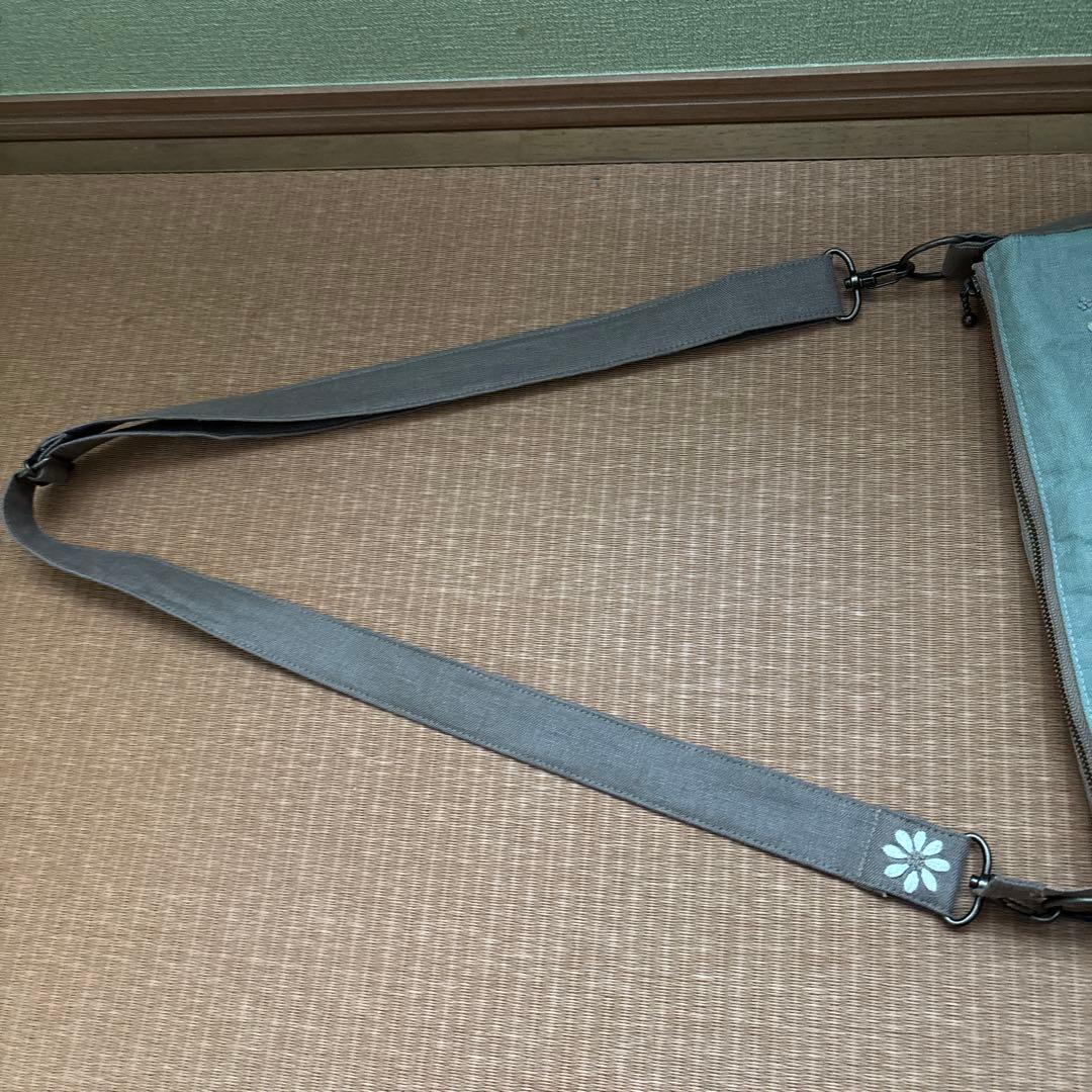 ハンドメイド手刺繍バッグ　ショルダーバッグ