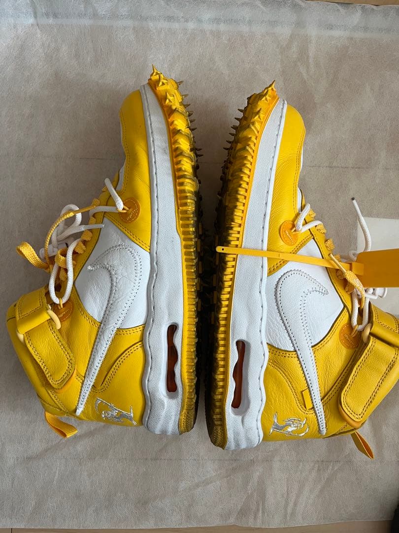 Off-White x NIKE コラボシューズAirForce 1 Mid