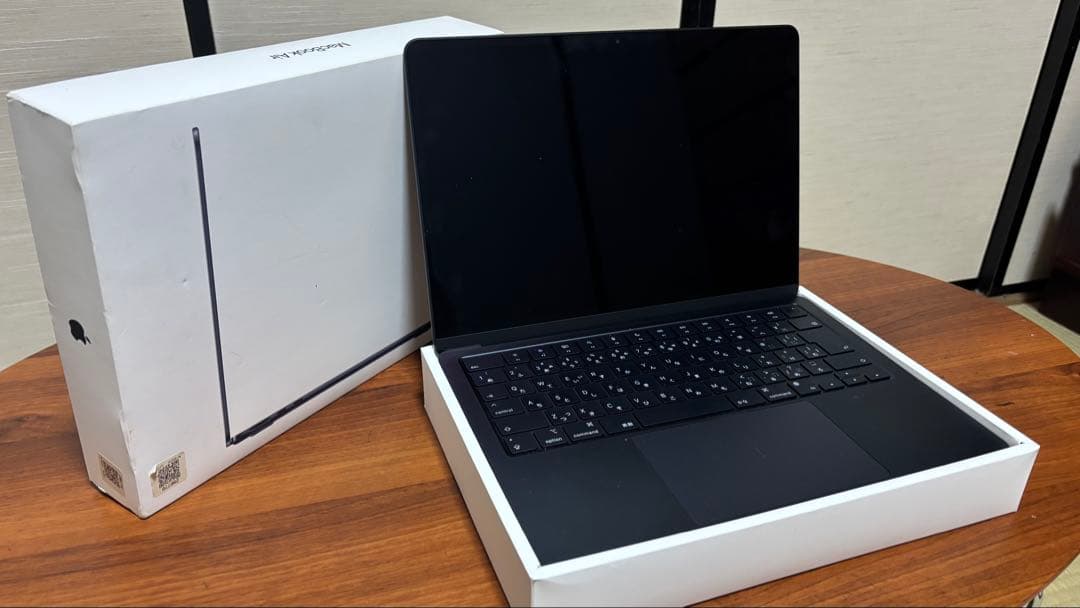 【ジャンク】MacBook Air A2179（2020）箱あり／付属品あり