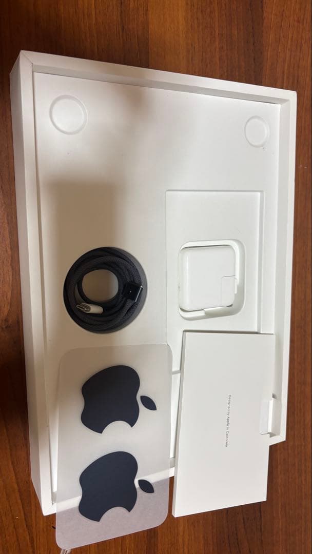 【ジャンク】MacBook Air A2179（2020）箱あり／付属品あり