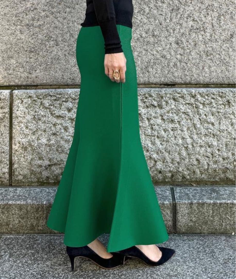 新品・未使用❣️JENNE 立体マーメイドニットスカート　グリーン　Ｍ