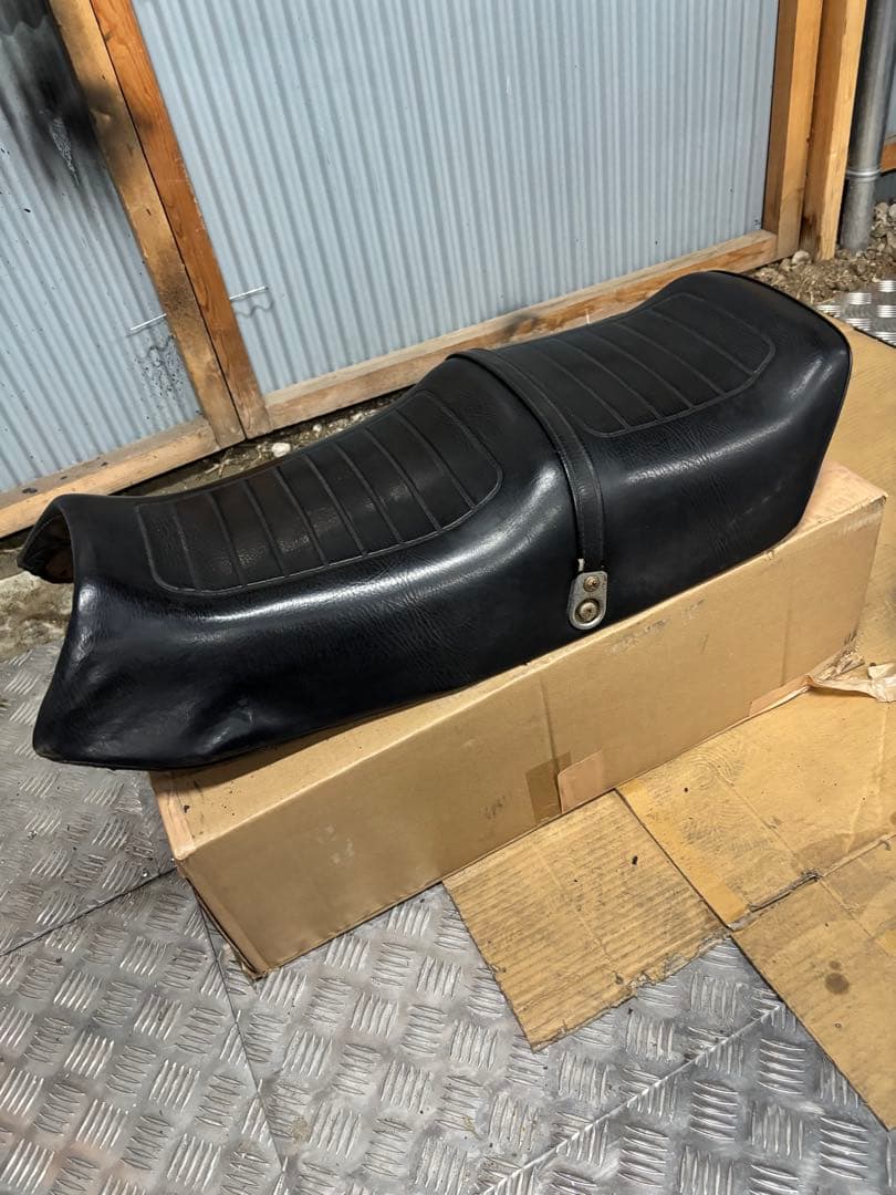 GSX400F 純正シート　GSX400FS ジーフォア