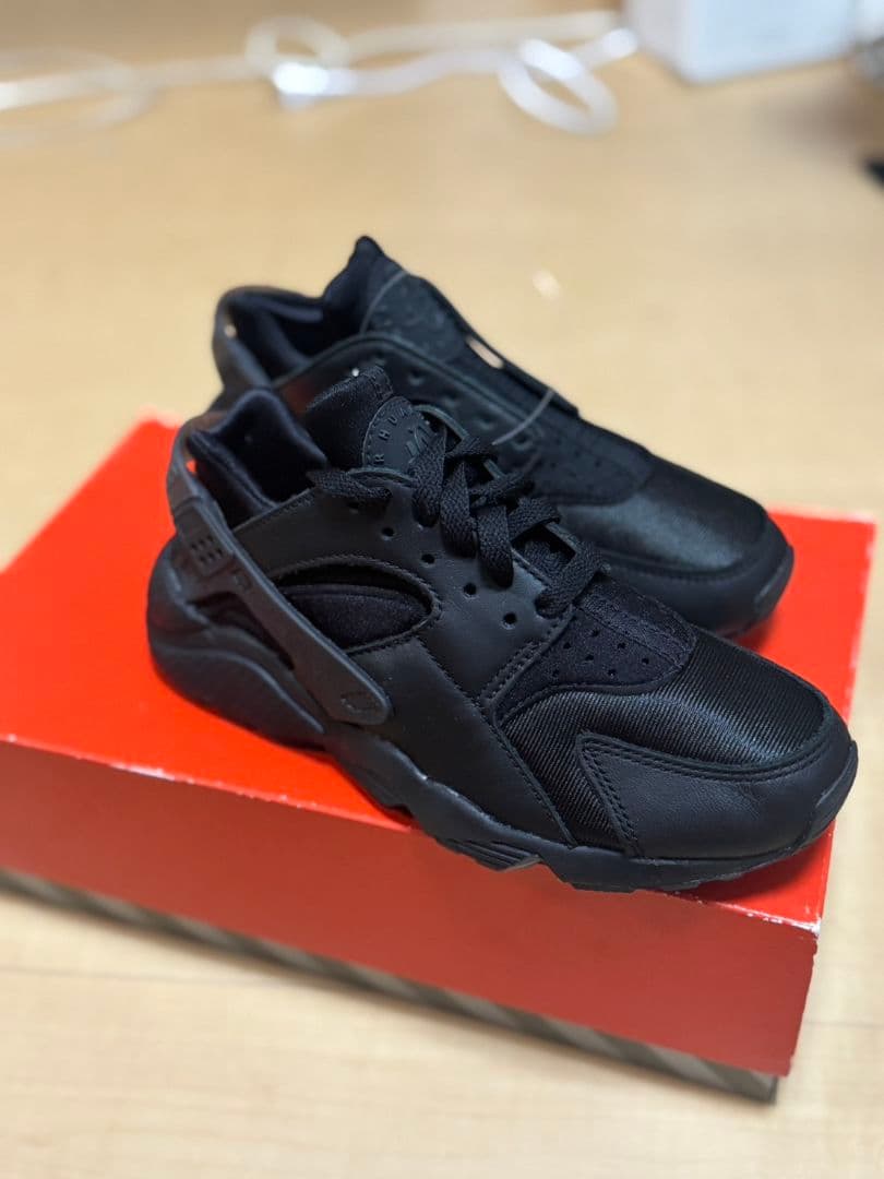 【新品未使用】NIKE エアハラチ AIR HUARACHE 　23cmブラック