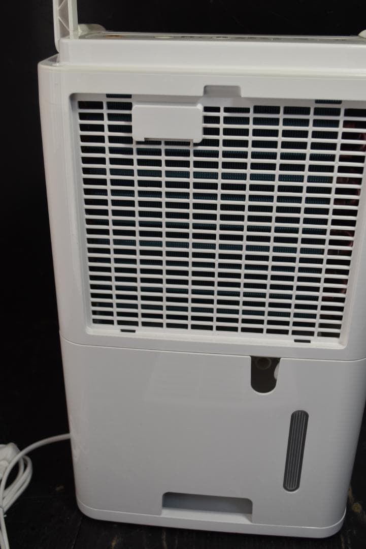 コンプレッサー式衣類乾燥除湿機1.8L　DCE-6515　2024年製