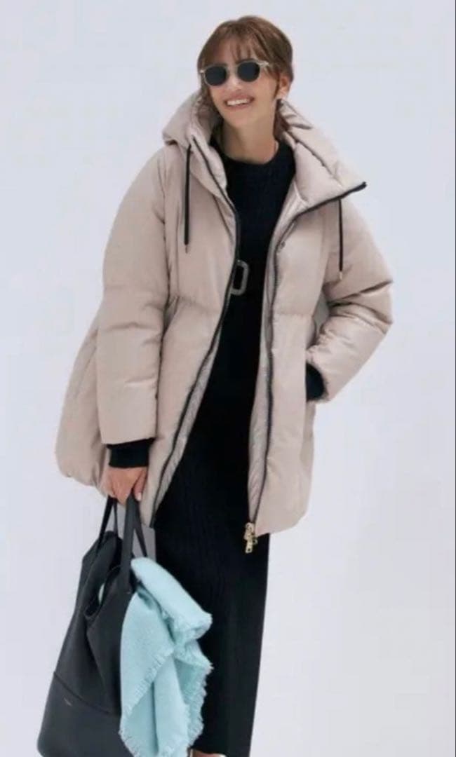 週末SALE★新品同様★ヘルノのラミナーダウンコート(40)