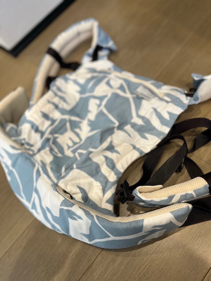 【えり‼️】極美品　Sun and beach 抱っこ紐・おんぶ紐