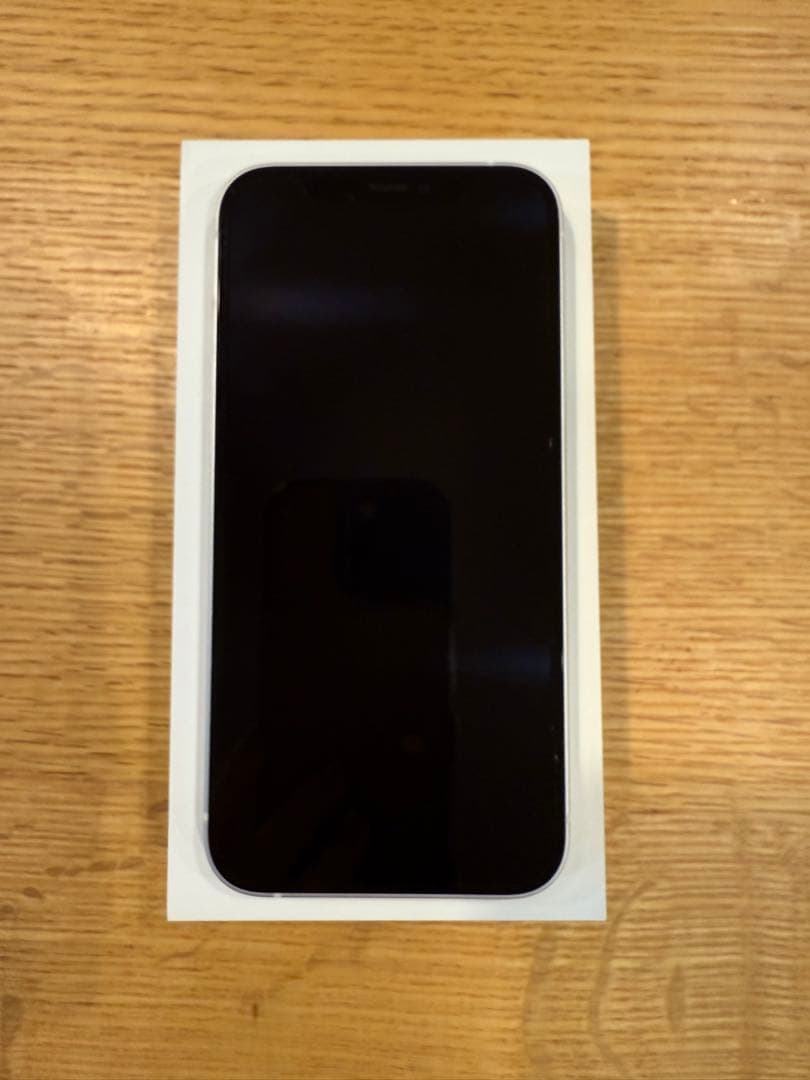 iPhone 12 ホワイト