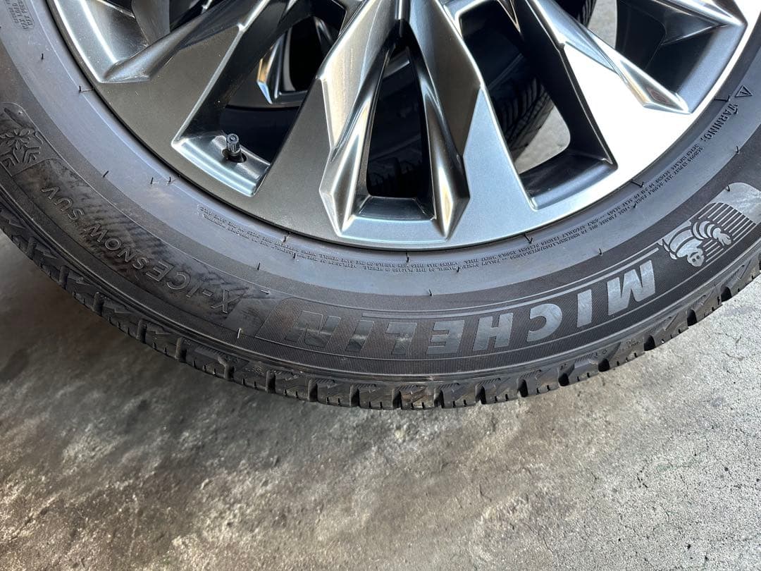 <専用>トヨタ純正ランドクルーザー300 スタッドレスタイヤホイールセット