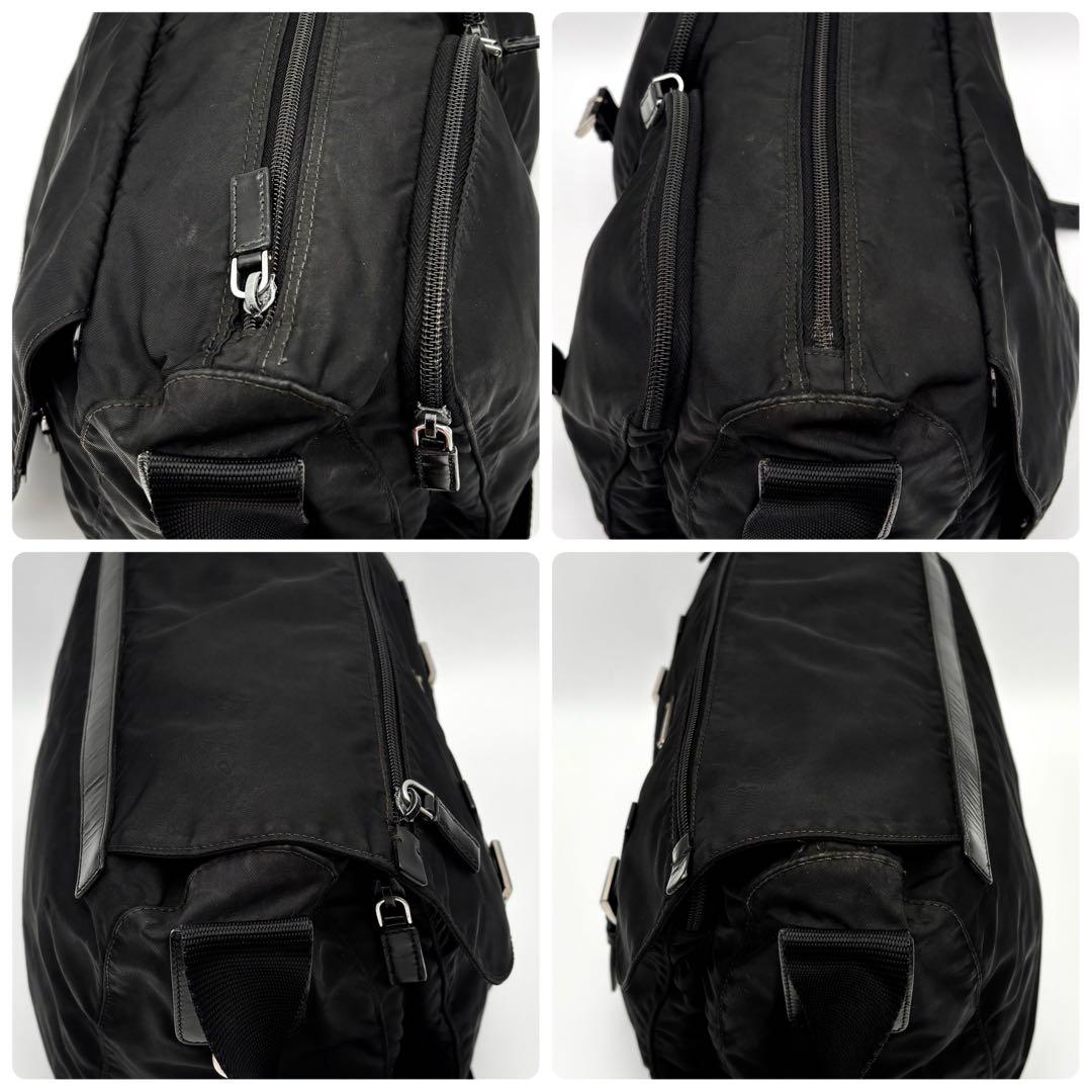 プラダ　メッセンジャーバッグ　複数ポケット　三角ロゴ　ナイロン　レザー　金具