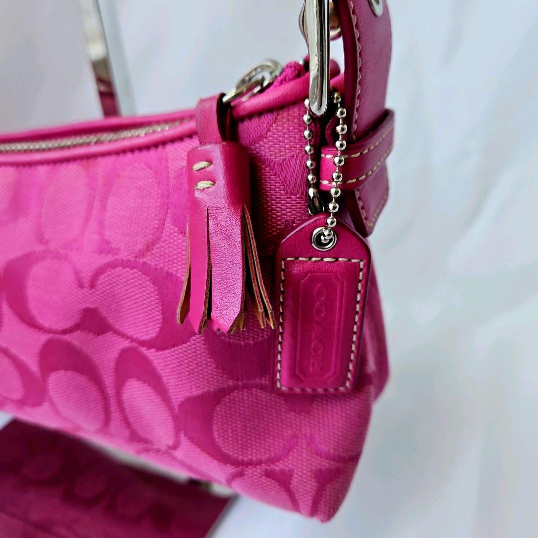 美品☆COACH アクセサリーポーチ ワンショルダー シグネチャー キャンバス