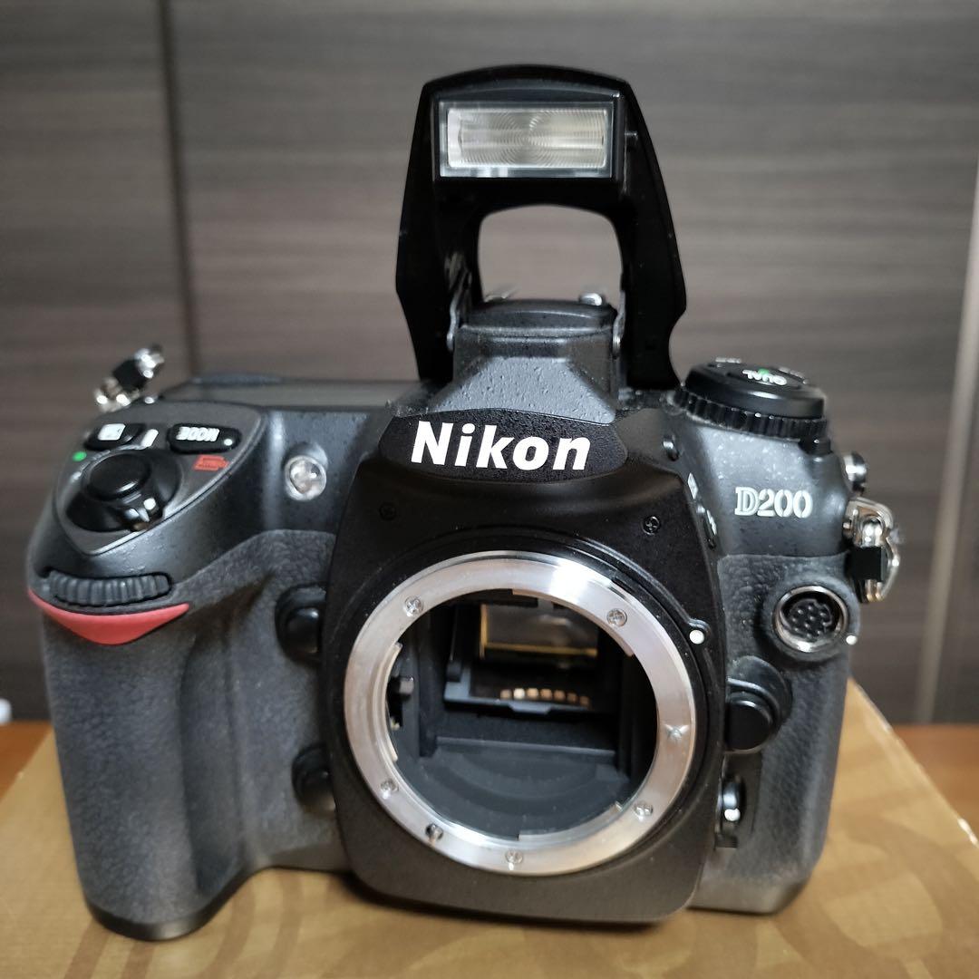 Nikon D200 ボディ　CCDセンサー 名機　ショット数 約13,000回