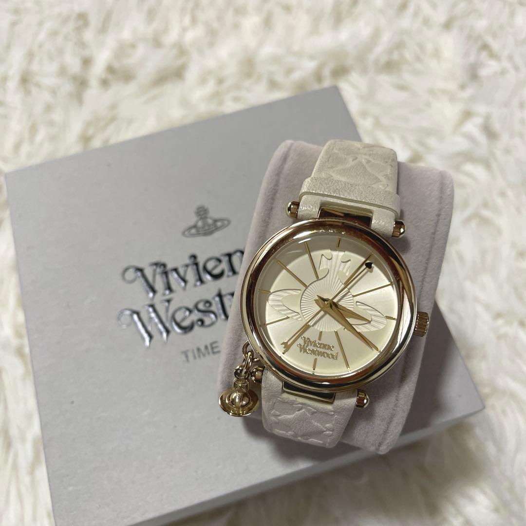 【美品、希少】ヴィヴィアンウエストウッド　腕時計　オーブチャーム付き　箱あり