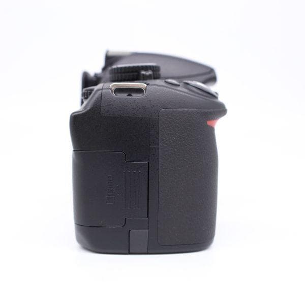 ショット数1,785！■ほぼ新品■ NikonD3100