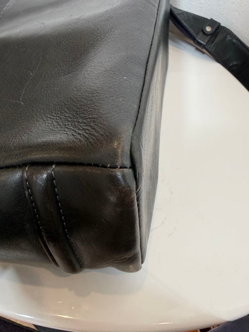 FIVE WOODSPLATEAU プラトウ レザーショルダーバッグ 39185