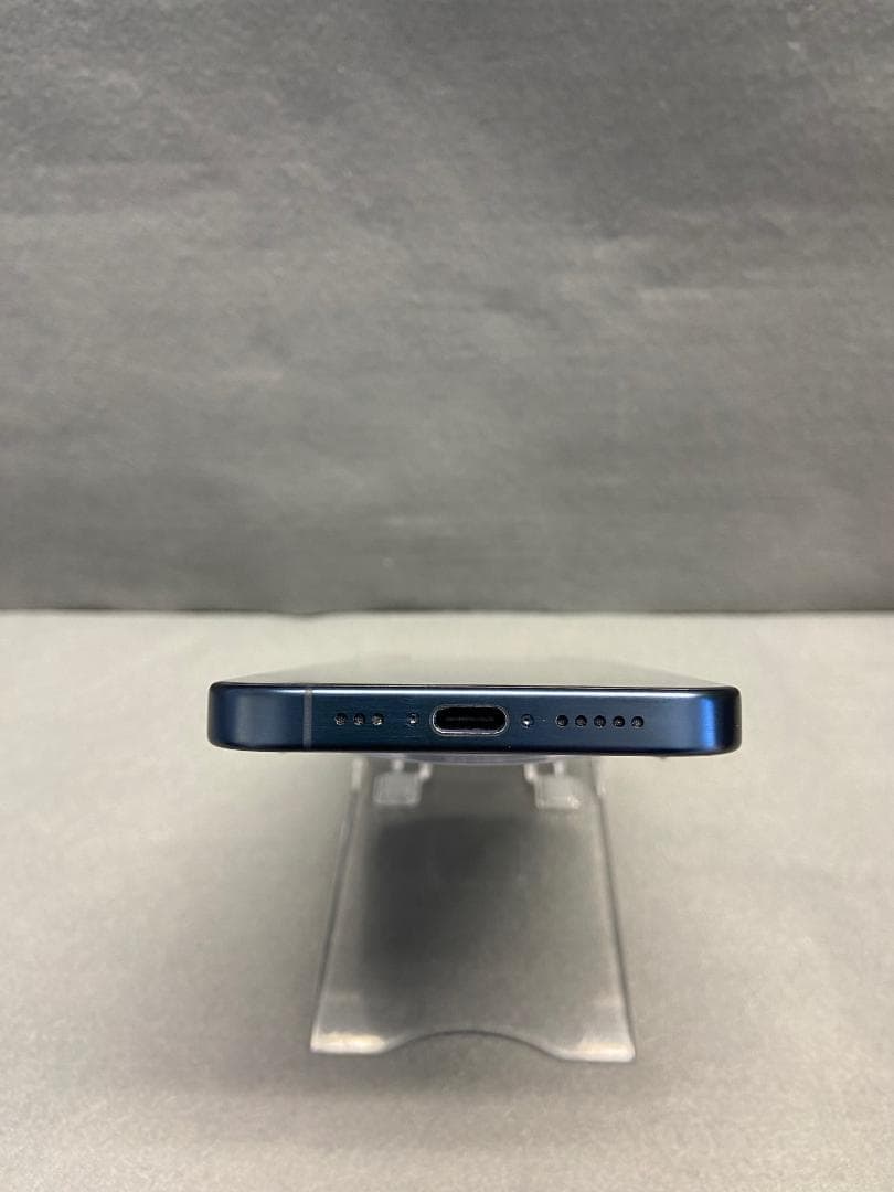 超美品　Appleストア版 SIMフリー　iPhone15 Pro 128GB