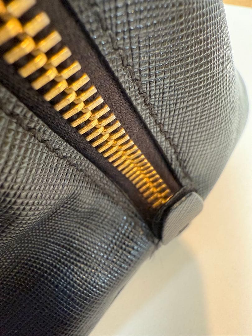 PRADA プラダ ブラック サフィアーノ　ショルダーバッグ　正規品