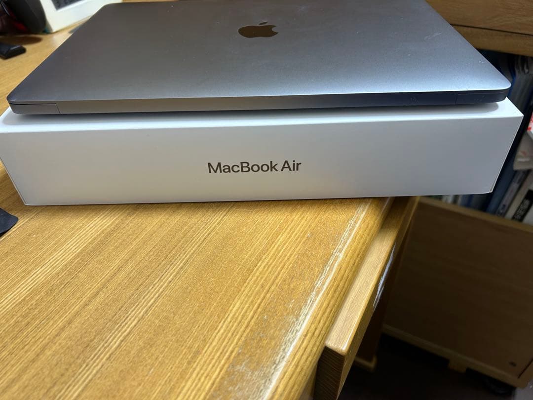 MacBook Air M1 アップル保証2026年まで