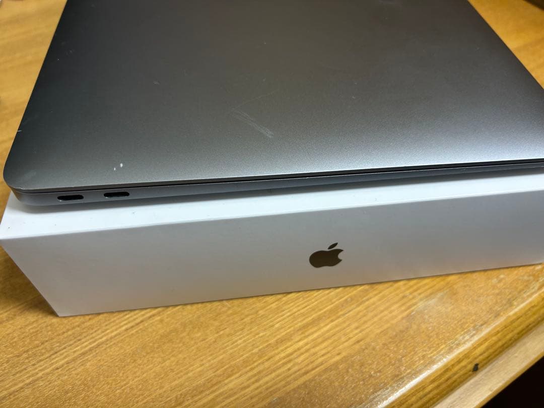 MacBook Air M1 アップル保証2026年まで
