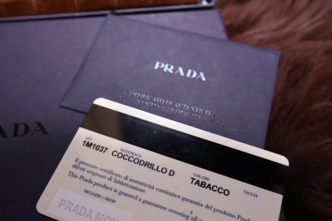 新品プラダ PRADA 49万↑ ロゴ刻印 シャインクロコダイルレザー 長財布