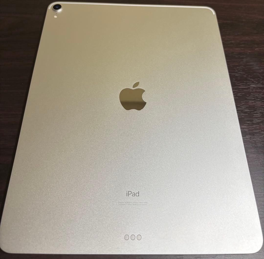 【極美品】iPad Pro 12.9 第三世代　wifiモデル(ケース付き)