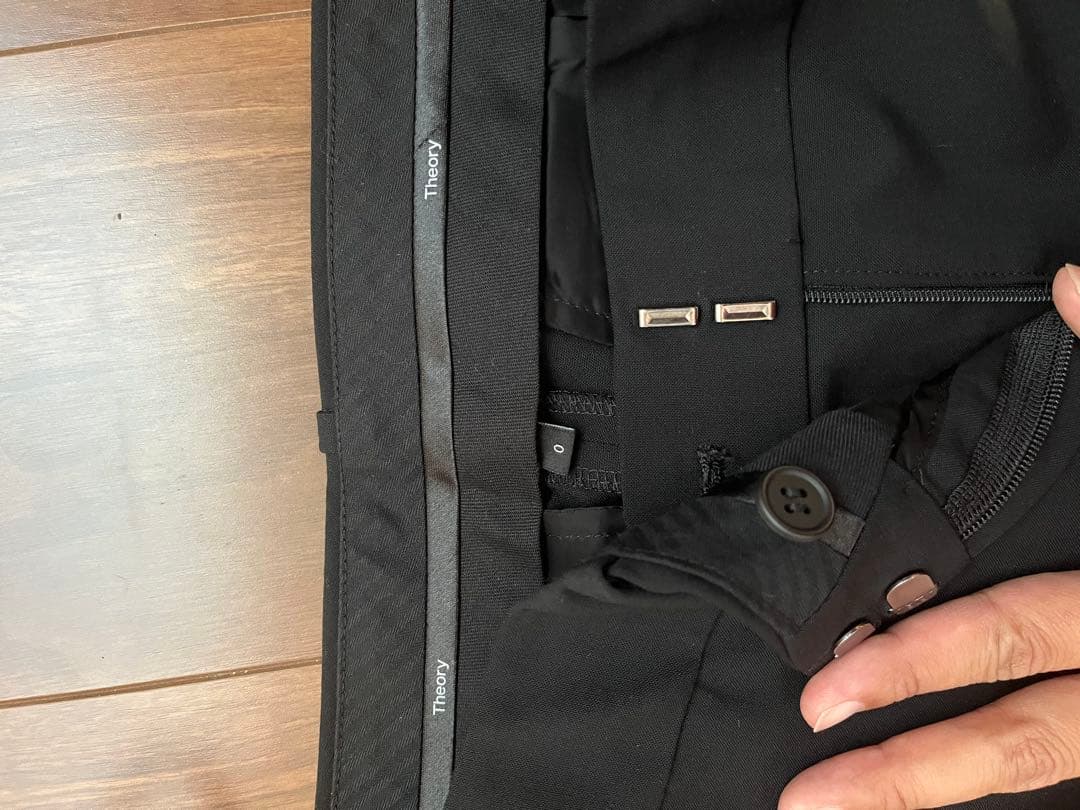 【美品】秋冬春用Theory セオリー 黒 パンツスーツ シングルブレスト S
