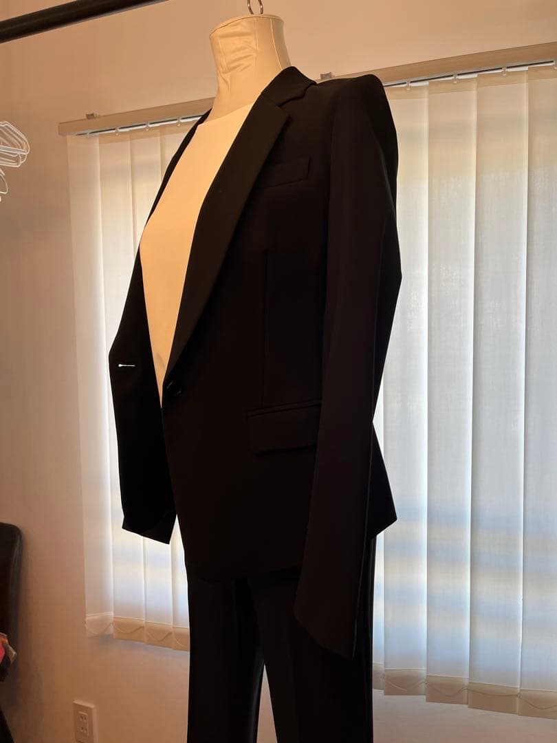 【美品】秋冬春用Theory セオリー 黒 パンツスーツ シングルブレスト S