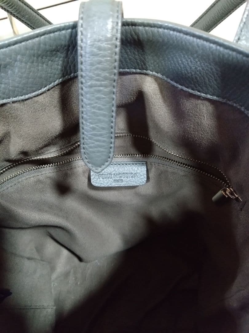 ペッレモルビダトートバックグレー