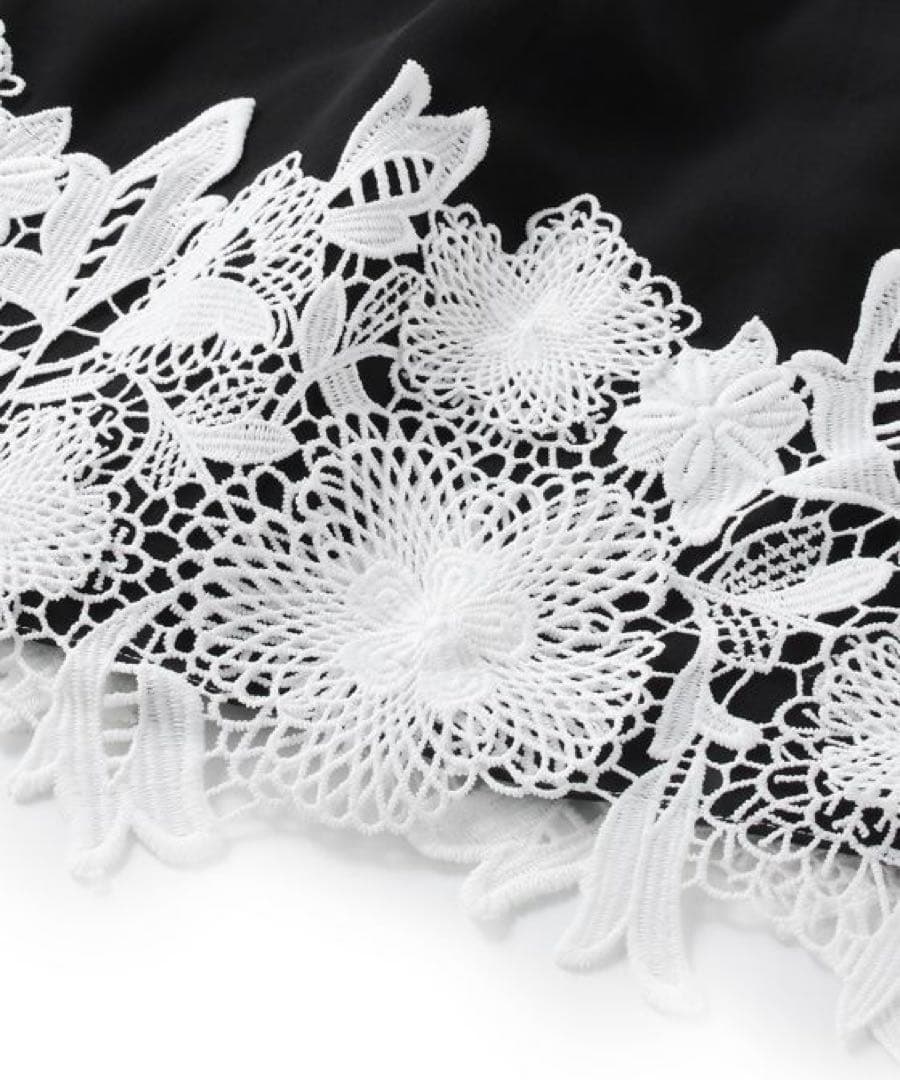 新品タグ付き☆JENNEラグジュアリーレースヘムワンピース