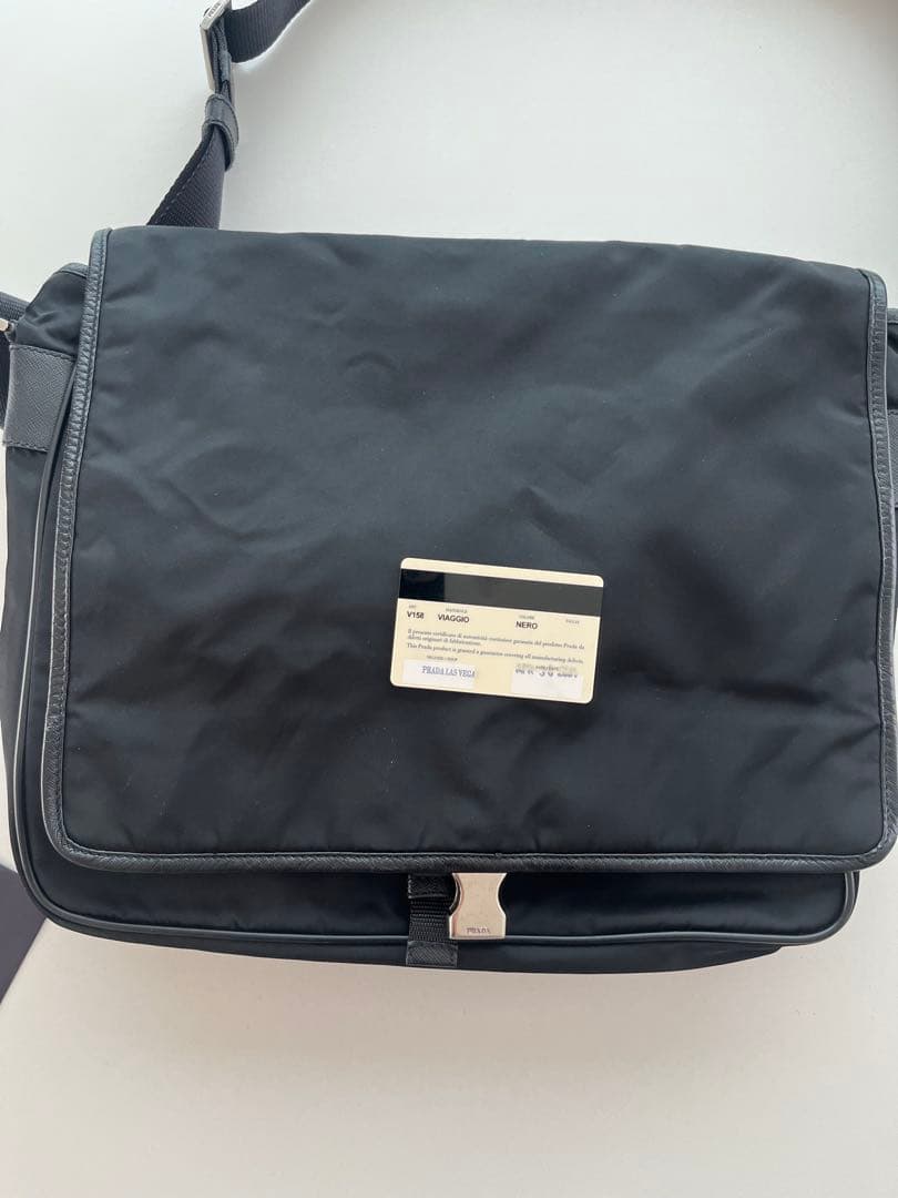 プラダショルダーバッグメッセンジャーバック　ブラック