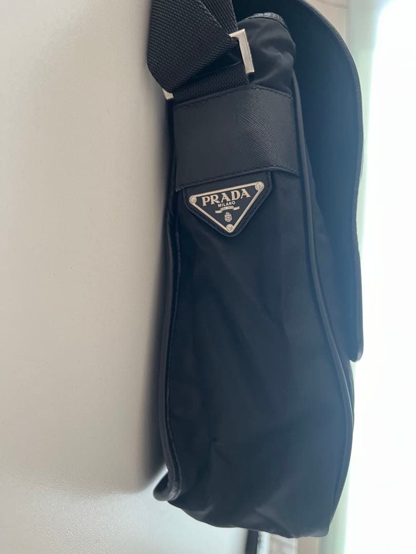 プラダショルダーバッグメッセンジャーバック　ブラック