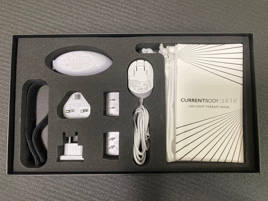 CURRENTBODY skin LEDフェイスケアマスク　【おまけ付き】