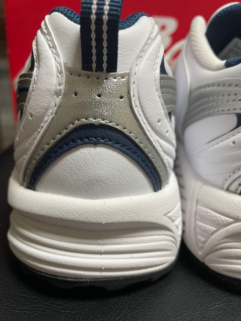 りす　New Balance ゴルフシューズ　練習場一度のみ着用　23cm