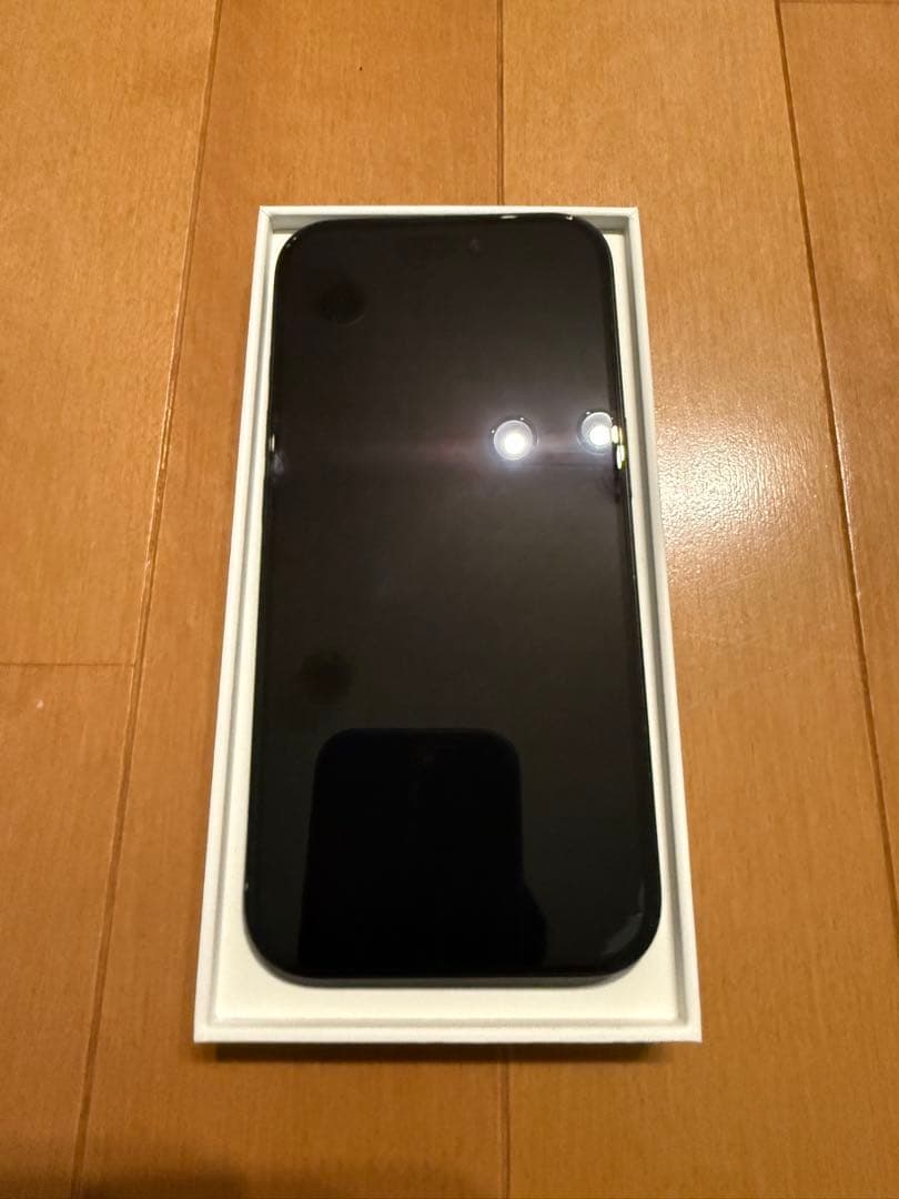 Apple iPhone 16 ブラック 本体 バッテリー100%