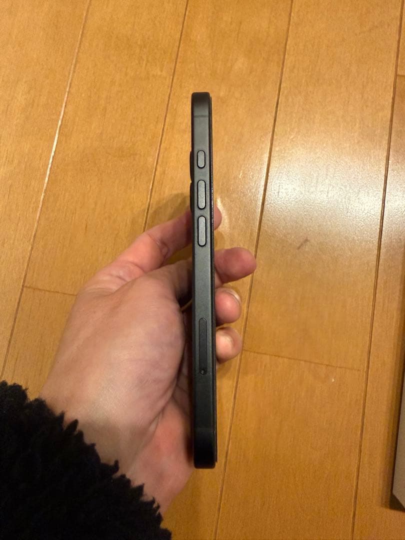 Apple iPhone 16 ブラック 本体 バッテリー100%