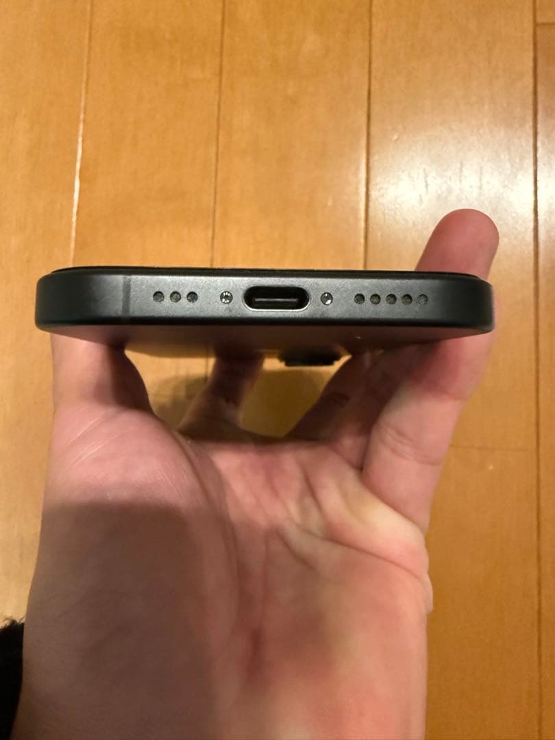 Apple iPhone 16 ブラック 本体 バッテリー100%