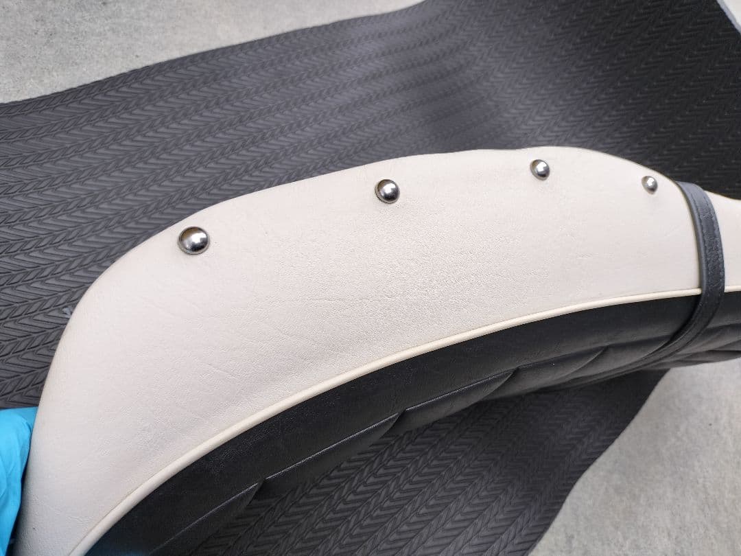 エストレヤ 純正オプション　レトロシート ブラック/ホワイト