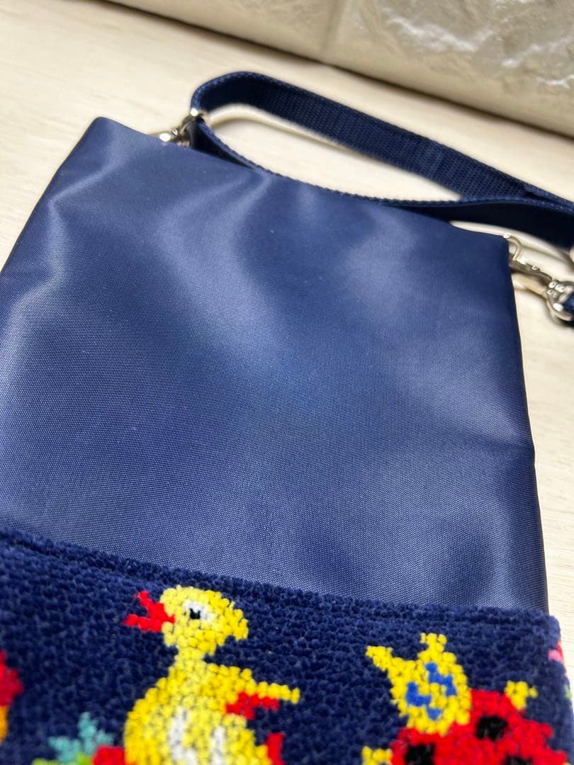 フェイラー　学校フェイラー　ハイジ　スマホショルダー