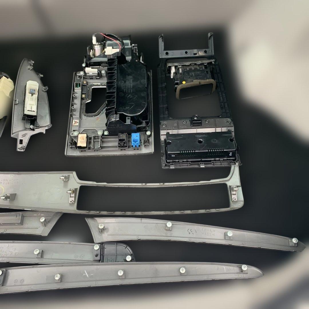 トヨタ　18クラウン　純正インパネセットスイッチ付 グレー　動作確認済み 中古品