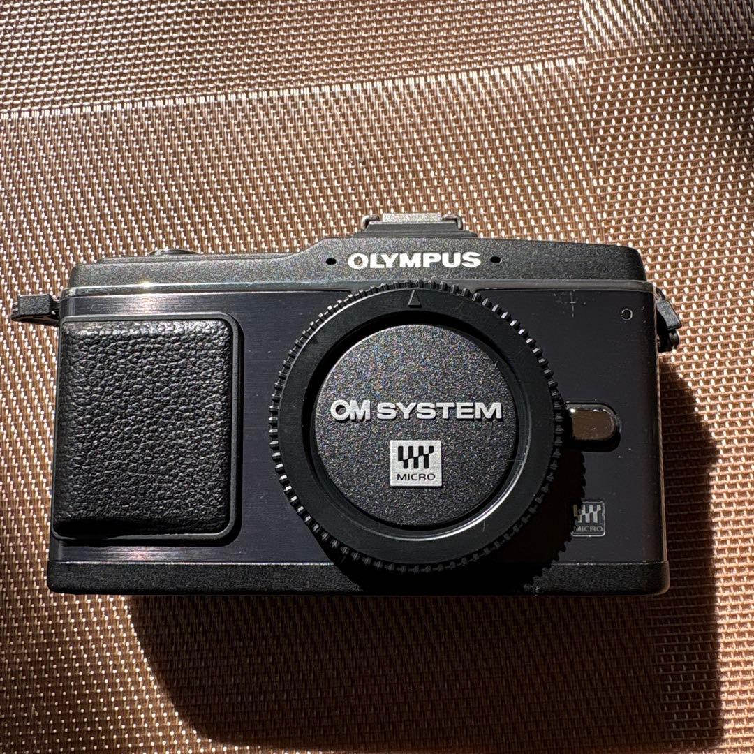 OLYMPUS ミラーレス一眼　E-P2 シャッター数3015 本体