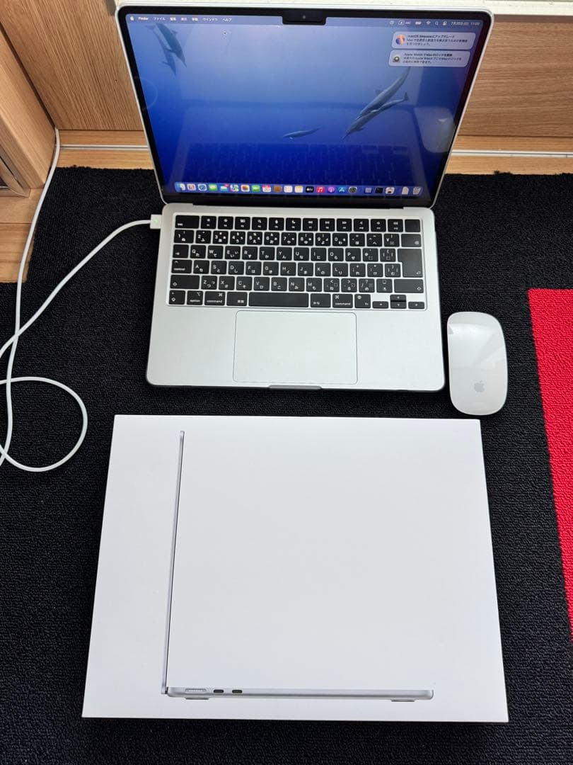 Apple M2チップ搭載13.6インチMacBook Air 美品　おまけ付き