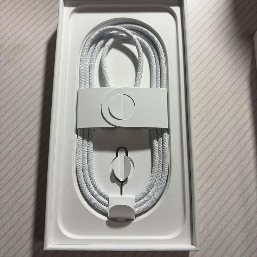 Apple iPhone16e 128GB SIMフリー　ホワイト