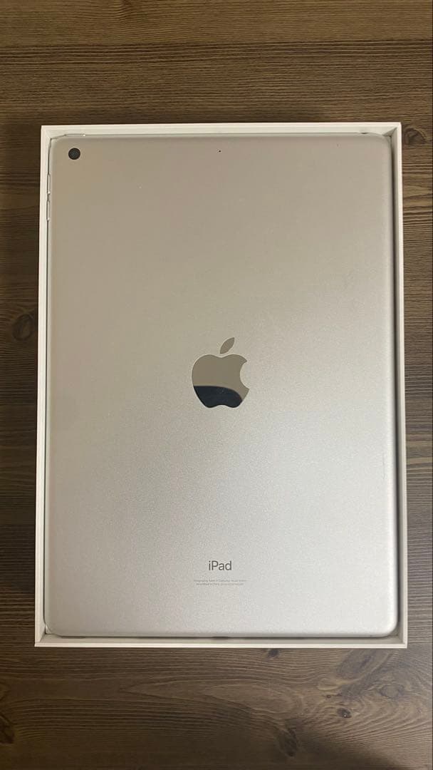 iPad代9世代64GBケースとタッチペン付属