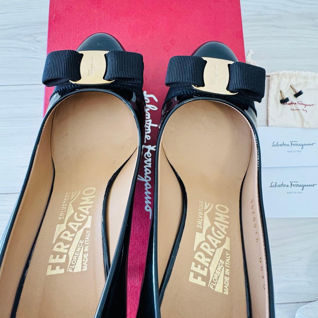 Ferragamo パンプス フェラガモ CARLA 7CM ヴァラ リボン