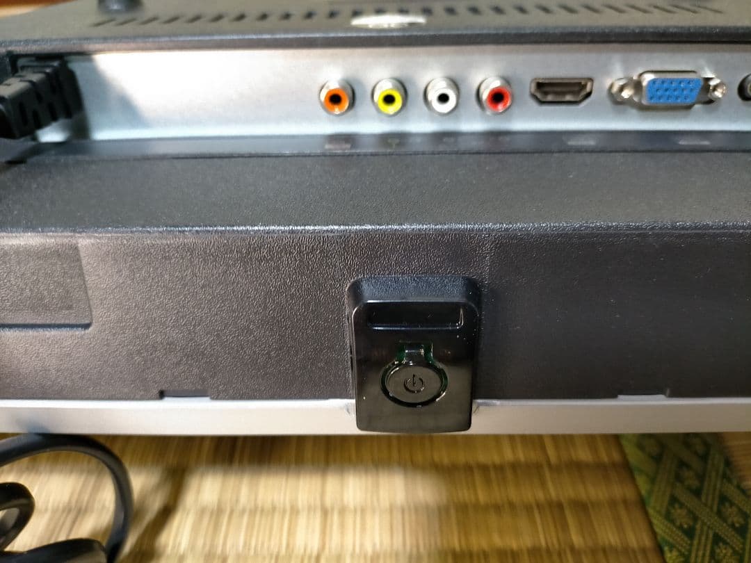 2024年製 ドン・キホーテ 32V型LED液晶テレビ(シルバー)