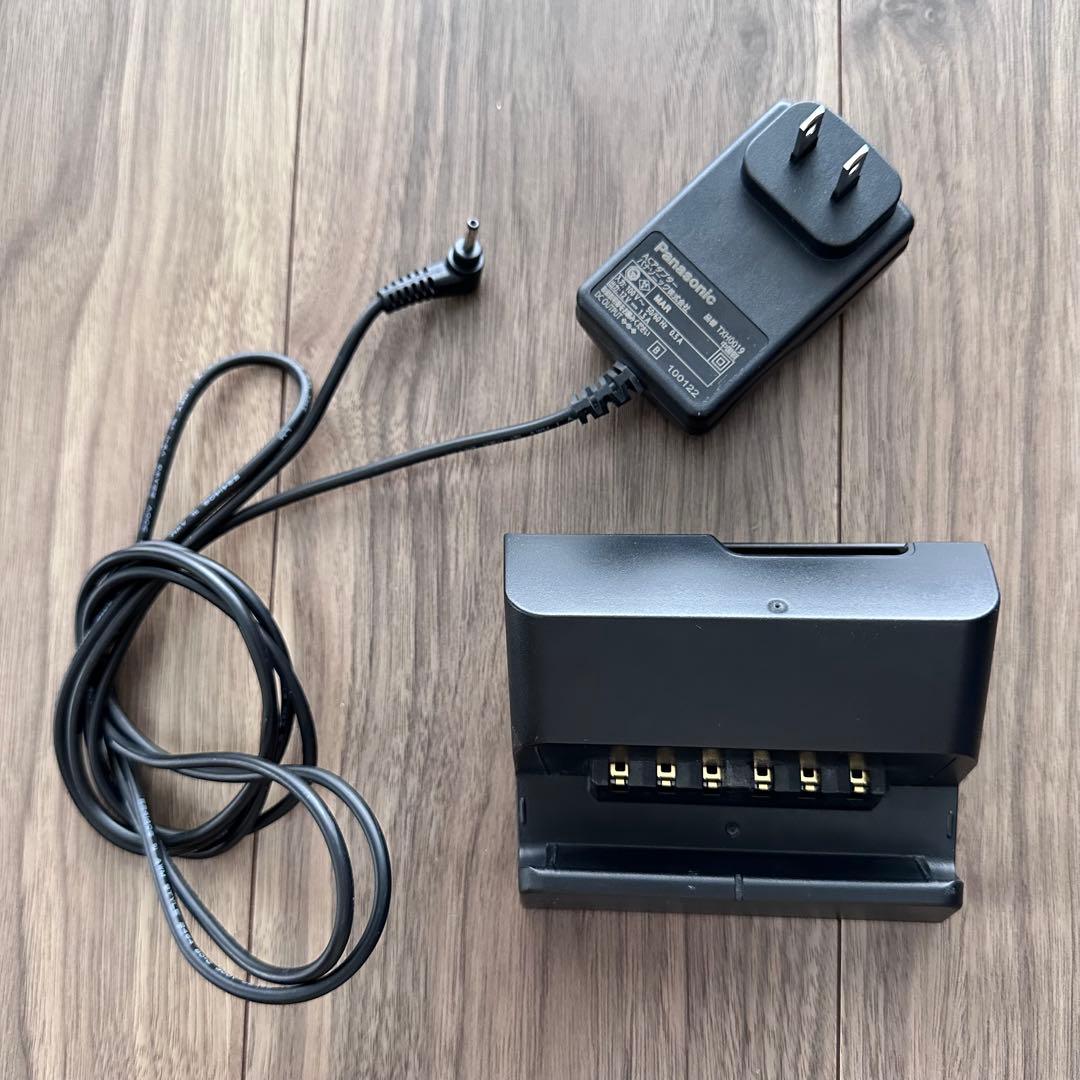 ubon_　防水ポータブルテレビ「プライベート・ビエラ」UN-15L11D